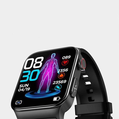 Montre connectée noire avec écran affichant l'heure, la date, et des données de santé comme le nombre de pas et la fréquence cardiaque.